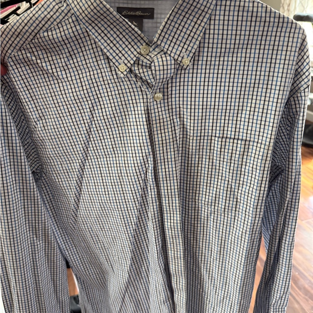 Eddie Bauer Men's long sleeve button up Shirt